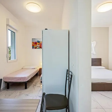 Residenza Maja 6 * ביביונה